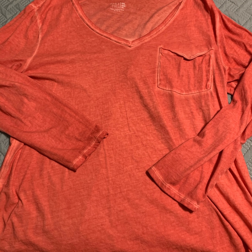 Long sleeve with pocket